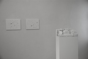 Burg 1, Sockel, Beton, Glasperlenguss, 2010, Erwin Holl
