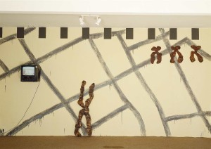 Freilaufende Bilder, Wandmalerei, Holz, Kopien, Wachs, Monitor, 1994, Galerie a-JETZT, Stuttgart, Erwin Holl
